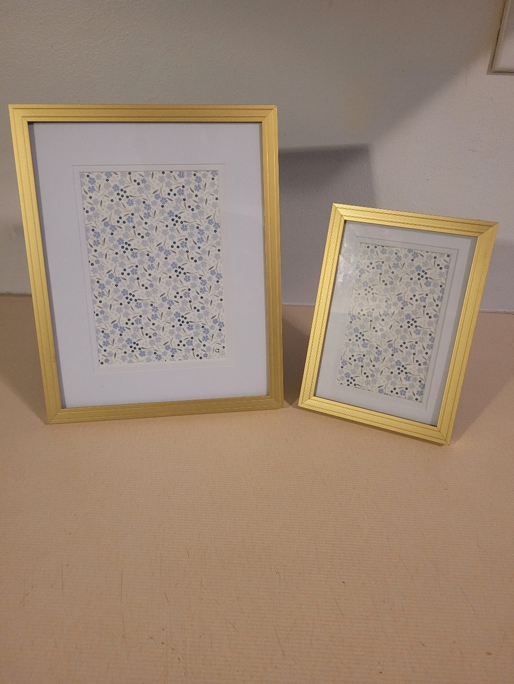 NEW 2pcs Set Gold Tone Picture Frames Set 5x7 & 8x10 Glass
